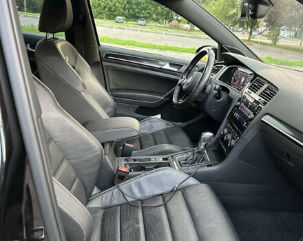 Чорний Фольксваген Гольф Р, об'ємом двигуна 2 л та пробігом 109 тис. км за 21999 $, фото 21 на Automoto.ua