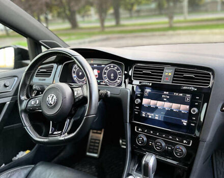 Чорний Фольксваген Гольф Р, об'ємом двигуна 2 л та пробігом 109 тис. км за 21999 $, фото 10 на Automoto.ua