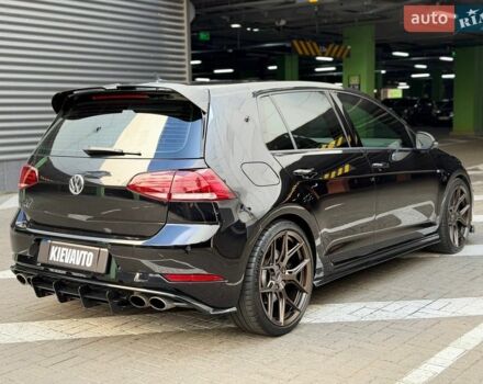 Черный Фольксваген Гольф Р, объемом двигателя 2 л и пробегом 177 тыс. км за 22000 $, фото 6 на Automoto.ua
