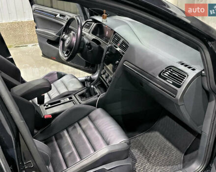 Чорний Фольксваген Гольф Р, об'ємом двигуна 1.98 л та пробігом 50 тис. км за 26000 $, фото 15 на Automoto.ua