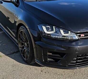 Черный Фольксваген Гольф Р, объемом двигателя 2 л и пробегом 141 тыс. км за 18500 $, фото 1 на Automoto.ua