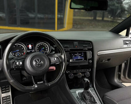 Серый Фольксваген Гольф Р, объемом двигателя 2 л и пробегом 193 тыс. км за 16000 $, фото 26 на Automoto.ua