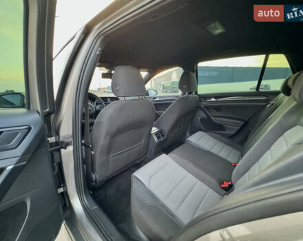 Сірий Фольксваген Гольф Р, об'ємом двигуна 2 л та пробігом 141 тис. км за 21900 $, фото 42 на Automoto.ua