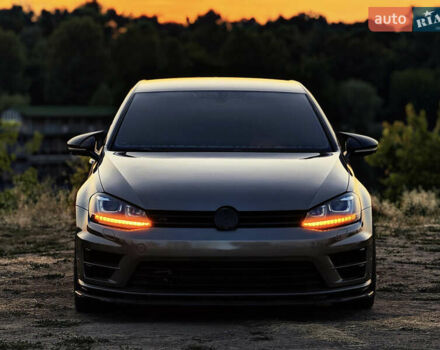 Серый Фольксваген Гольф Р, объемом двигателя 2 л и пробегом 155 тыс. км за 22900 $, фото 1 на Automoto.ua