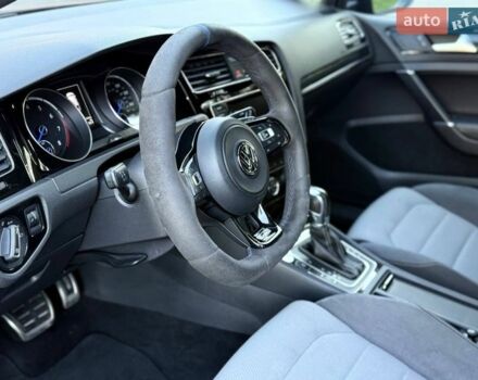 Серый Фольксваген Гольф Р, объемом двигателя 1.98 л и пробегом 142 тыс. км за 18500 $, фото 16 на Automoto.ua