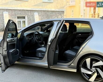 Серый Фольксваген Гольф Р, объемом двигателя 1.98 л и пробегом 142 тыс. км за 18500 $, фото 14 на Automoto.ua