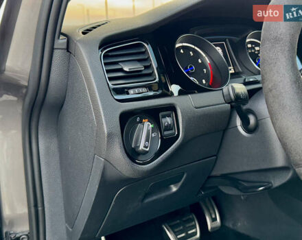 Сірий Фольксваген Гольф Р, об'ємом двигуна 2 л та пробігом 141 тис. км за 21900 $, фото 40 на Automoto.ua