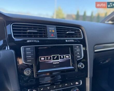 Сірий Фольксваген Гольф Р, об'ємом двигуна 1.98 л та пробігом 142 тис. км за 19500 $, фото 22 на Automoto.ua