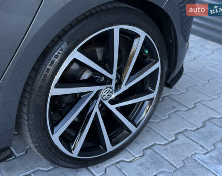 Серый Фольксваген Гольф Р, объемом двигателя 1.97 л и пробегом 143 тыс. км за 23999 $, фото 11 на Automoto.ua