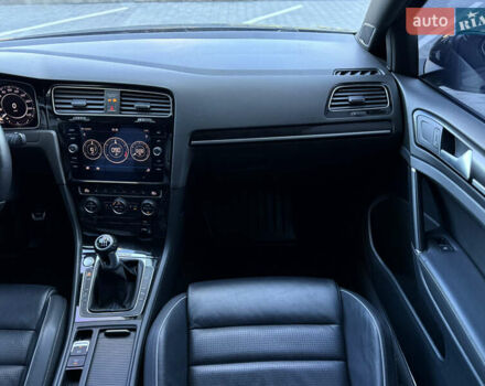 Серый Фольксваген Гольф Р, объемом двигателя 1.97 л и пробегом 143 тыс. км за 23999 $, фото 57 на Automoto.ua