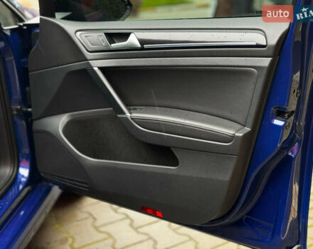 Синий Фольксваген Гольф Р, объемом двигателя 2 л и пробегом 123 тыс. км за 21700 $, фото 67 на Automoto.ua