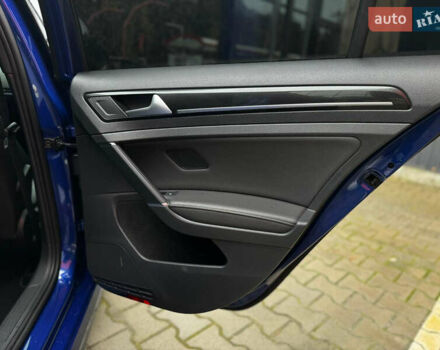 Синий Фольксваген Гольф Р, объемом двигателя 2 л и пробегом 123 тыс. км за 18500 $, фото 72 на Automoto.ua