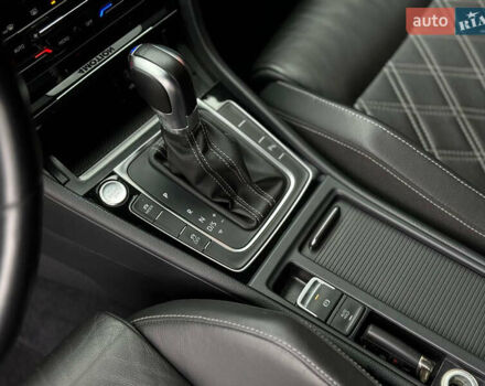 Синий Фольксваген Гольф Р, объемом двигателя 2 л и пробегом 123 тыс. км за 21700 $, фото 78 на Automoto.ua