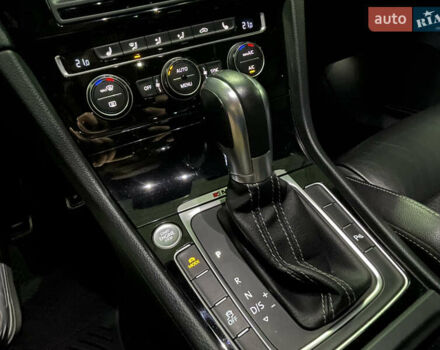 Синій Фольксваген Гольф Р, об'ємом двигуна 2 л та пробігом 131 тис. км за 21500 $, фото 13 на Automoto.ua