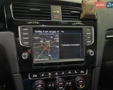 Синій Фольксваген Гольф Р, об'ємом двигуна 2 л та пробігом 131 тис. км за 21500 $, фото 20 на Automoto.ua