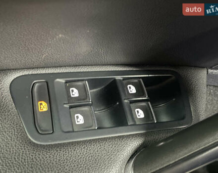 Синій Фольксваген Гольф Р, об'ємом двигуна 2 л та пробігом 131 тис. км за 21500 $, фото 23 на Automoto.ua