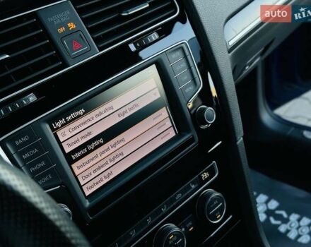 Синій Фольксваген Гольф Р, об'ємом двигуна 2 л та пробігом 67 тис. км за 25500 $, фото 132 на Automoto.ua