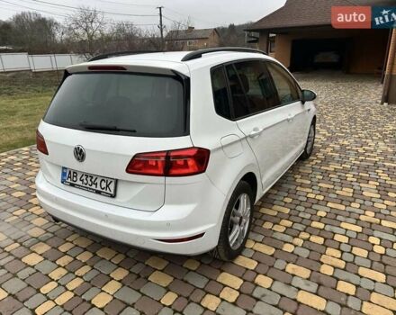 Белый Фольксваген Гольф Спортсван, объемом двигателя 1.6 л и пробегом 350 тыс. км за 10800 $, фото 2 на Automoto.ua