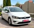 Белый Фольксваген Гольф Спортсван, объемом двигателя 1.6 л и пробегом 199 тыс. км за 12284 $, фото 1 на Automoto.ua