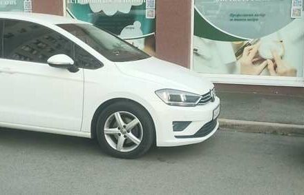 Білий Фольксваген Гольф Спортсван, об'ємом двигуна 2 л та пробігом 149 тис. км за 14999 $, фото 3 на Automoto.ua