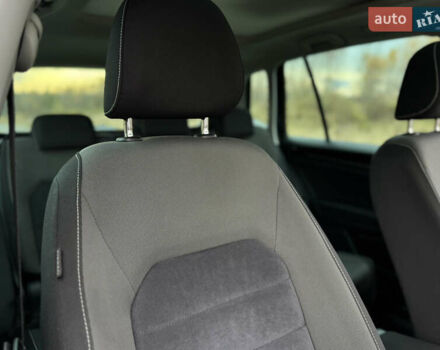 Черный Фольксваген Гольф Спортсван, объемом двигателя 2 л и пробегом 152 тыс. км за 13900 $, фото 76 на Automoto.ua