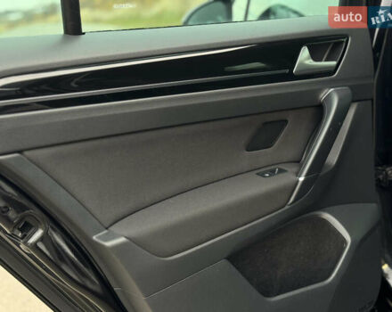 Черный Фольксваген Гольф Спортсван, объемом двигателя 2 л и пробегом 152 тыс. км за 13900 $, фото 83 на Automoto.ua