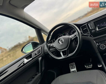 Черный Фольксваген Гольф Спортсван, объемом двигателя 2 л и пробегом 152 тыс. км за 13900 $, фото 80 на Automoto.ua