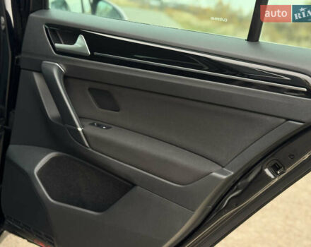 Черный Фольксваген Гольф Спортсван, объемом двигателя 2 л и пробегом 152 тыс. км за 13900 $, фото 93 на Automoto.ua