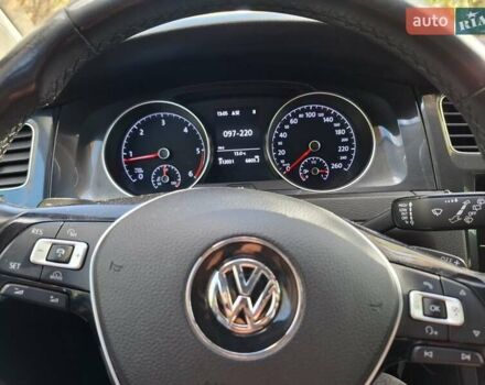 Черный Фольксваген Гольф Спортсван, объемом двигателя 1.6 л и пробегом 312 тыс. км за 12900 $, фото 59 на Automoto.ua