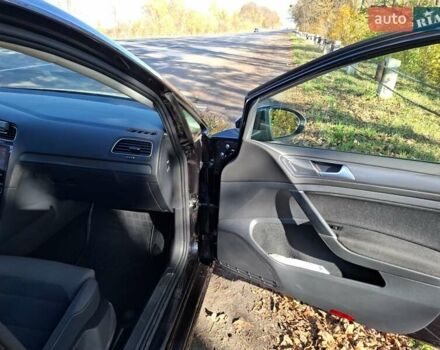 Черный Фольксваген Гольф Спортсван, объемом двигателя 1.6 л и пробегом 312 тыс. км за 12900 $, фото 40 на Automoto.ua