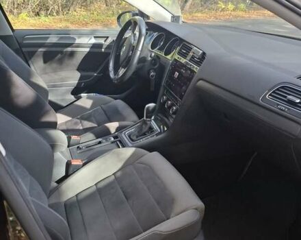 Черный Фольксваген Гольф Спортсван, объемом двигателя 1.6 л и пробегом 312 тыс. км за 12900 $, фото 70 на Automoto.ua