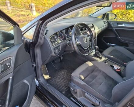 Черный Фольксваген Гольф Спортсван, объемом двигателя 1.6 л и пробегом 312 тыс. км за 12900 $, фото 41 на Automoto.ua