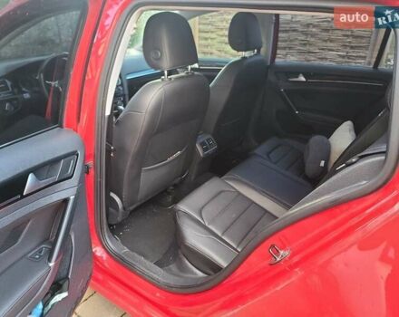 Красный Фольксваген Гольф Спортсван, объемом двигателя 2 л и пробегом 140 тыс. км за 15000 $, фото 5 на Automoto.ua
