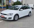 Белый Фольксваген Гольф 7, объемом двигателя 1.6 л и пробегом 160 тыс. км за 12250 $, фото 1 на Automoto.ua