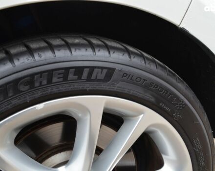 Білий Фольксваген Гольф, об'ємом двигуна 2 л та пробігом 72 тис. км за 20000 $, фото 8 на Automoto.ua