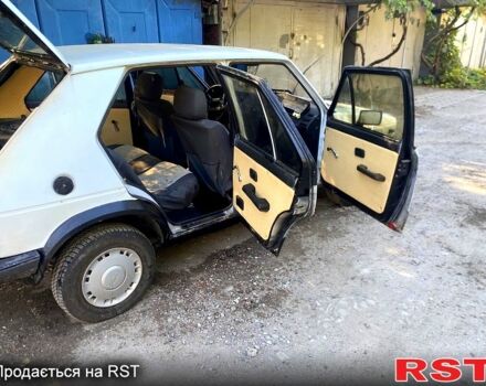 Білий Фольксваген Гольф, об'ємом двигуна 1.8 л та пробігом 210 тис. км за 1000 $, фото 2 на Automoto.ua