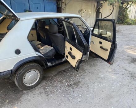 Белый Фольксваген Гольф, объемом двигателя 1.8 л и пробегом 250 тыс. км за 900 $, фото 2 на Automoto.ua