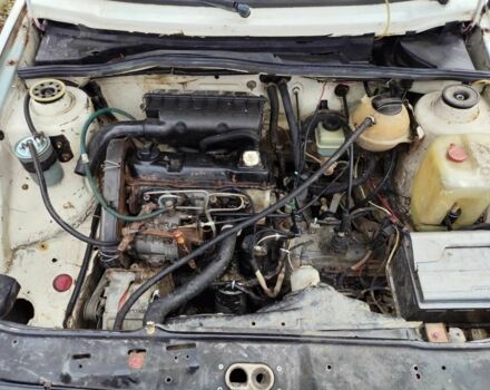 Белый Фольксваген Гольф, объемом двигателя 1.6 л и пробегом 540 тыс. км за 786 $, фото 5 на Automoto.ua