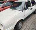 Белый Фольксваген Гольф, объемом двигателя 1.6 л и пробегом 250 тыс. км за 800 $, фото 1 на Automoto.ua
