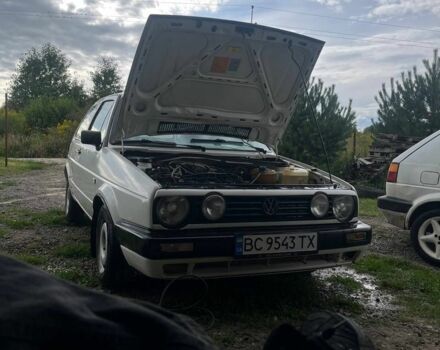 Белый Фольксваген Гольф, объемом двигателя 1.6 л и пробегом 300 тыс. км за 1200 $, фото 3 на Automoto.ua