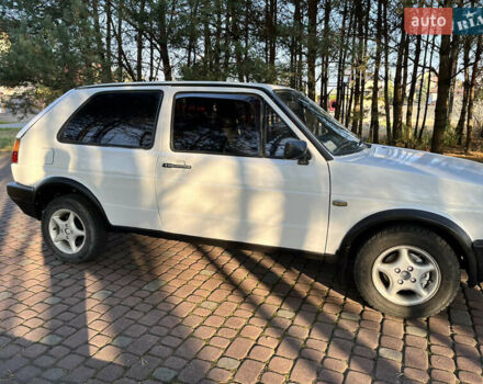 Білий Фольксваген Гольф, об'ємом двигуна 1.27 л та пробігом 250 тис. км за 1200 $, фото 3 на Automoto.ua