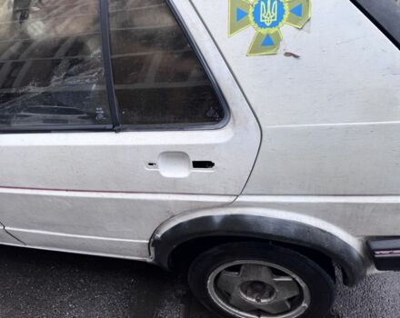 Белый Фольксваген Гольф, объемом двигателя 1.6 л и пробегом 540 тыс. км за 600 $, фото 2 на Automoto.ua