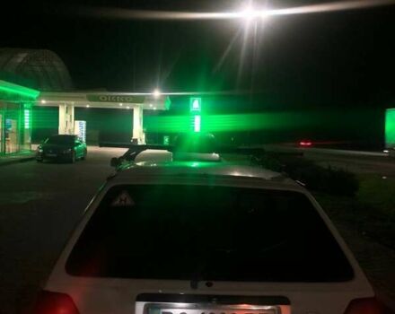 Белый Фольксваген Гольф, объемом двигателя 1.59 л и пробегом 300 тыс. км за 1500 $, фото 4 на Automoto.ua