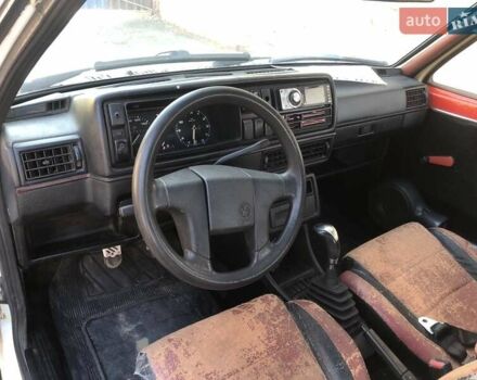 Белый Фольксваген Гольф, объемом двигателя 1.59 л и пробегом 287 тыс. км за 2500 $, фото 2 на Automoto.ua