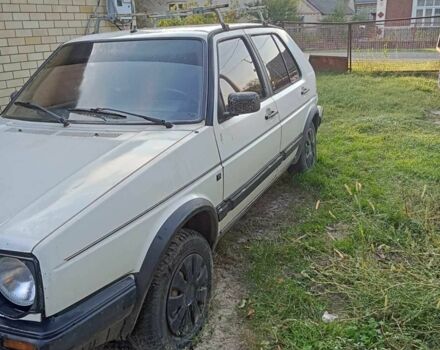 Белый Фольксваген Гольф, объемом двигателя 1.3 л и пробегом 200 тыс. км за 700 $, фото 3 на Automoto.ua