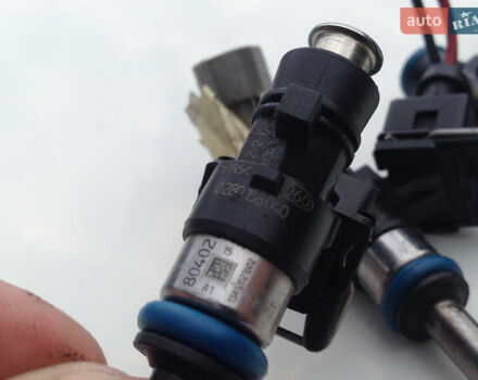 Білий Фольксваген Гольф, об'ємом двигуна 2 л та пробігом 2 тис. км за 10000 $, фото 33 на Automoto.ua