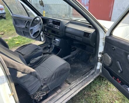 Белый Фольксваген Гольф, объемом двигателя 1.8 л и пробегом 100 тыс. км за 626 $, фото 4 на Automoto.ua