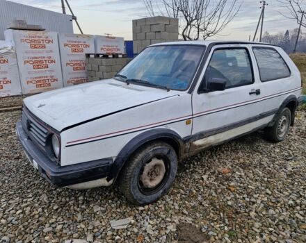 Белый Фольксваген Гольф, объемом двигателя 1.3 л и пробегом 300 тыс. км за 500 $, фото 1 на Automoto.ua