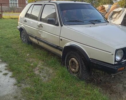 Белый Фольксваген Гольф, объемом двигателя 1.3 л и пробегом 200 тыс. км за 700 $, фото 2 на Automoto.ua