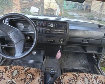 Белый Фольксваген Гольф, объемом двигателя 1.3 л и пробегом 200 тыс. км за 700 $, фото 4 на Automoto.ua